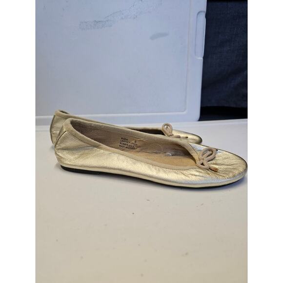 Steve Madden Women's Rudin Bow Ballet Flat Leather Upper Silver Size 6 - Picture 2 of 8
